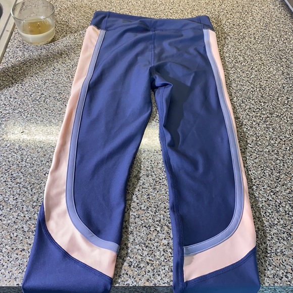 Women’s under armor Heatgear leggings size medium - Picture 5 of 6